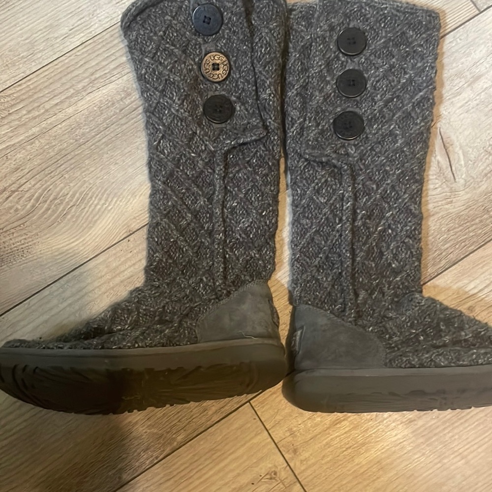 UGGS